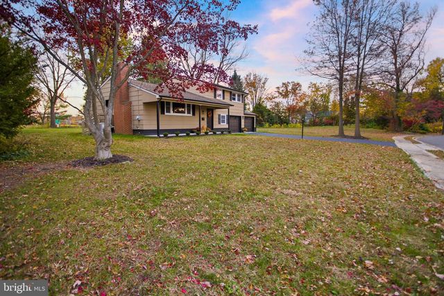 6 RYAN RD, Cranbury, NJ 08512