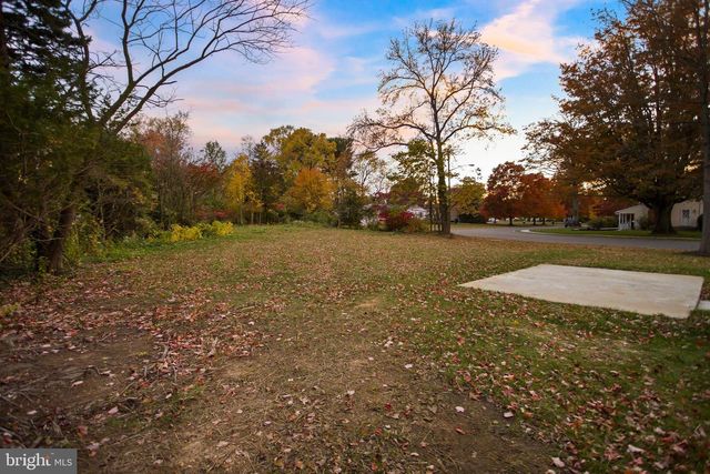 6 RYAN RD, Cranbury, NJ 08512