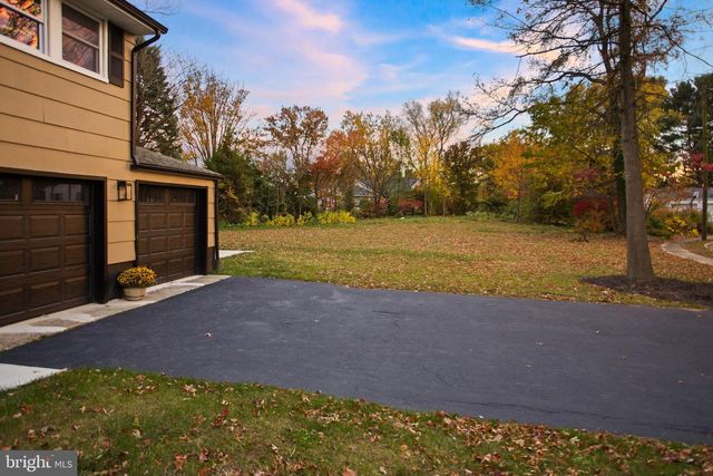 6 RYAN RD, Cranbury, NJ 08512