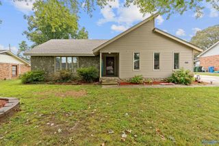 1214 Seminole Drive NW, Hartselle, AL 35640