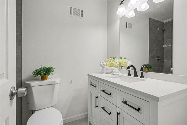 3855 Laurel Falls Drive, Snellville, GA 30039