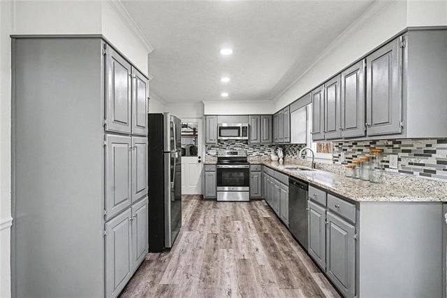 3855 Laurel Falls Drive, Snellville, GA 30039