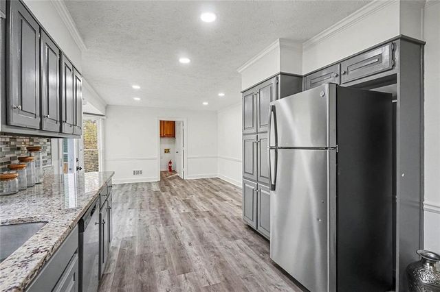 3855 Laurel Falls Drive, Snellville, GA 30039