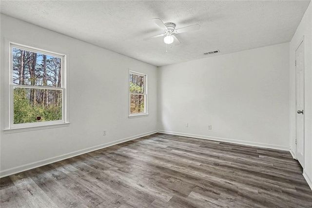 3855 Laurel Falls Drive, Snellville, GA 30039