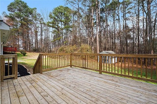 3855 Laurel Falls Drive, Snellville, GA 30039