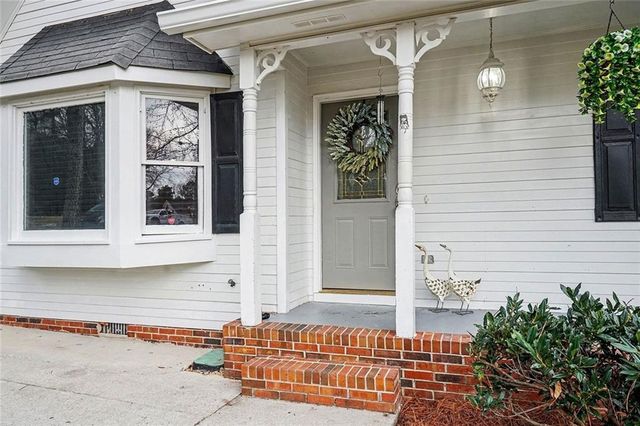 3855 Laurel Falls Drive, Snellville, GA 30039