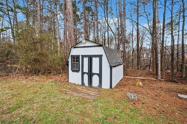 3855 Laurel Falls Drive, Snellville, GA 30039