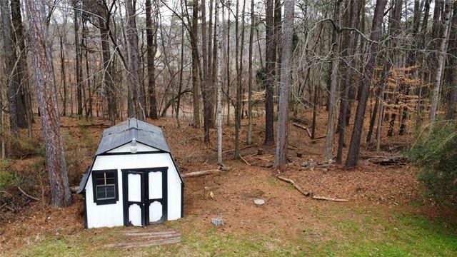 3855 Laurel Falls Drive, Snellville, GA 30039