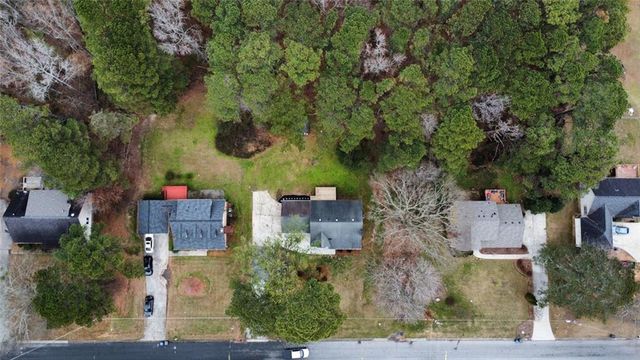 3855 Laurel Falls Drive, Snellville, GA 30039