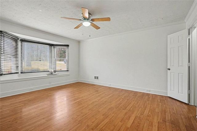 3855 Laurel Falls Drive, Snellville, GA 30039