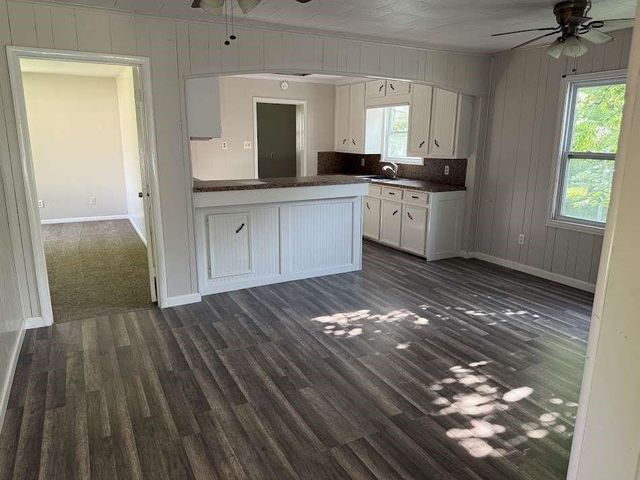 201 Smith Street, Clute, TX 77531