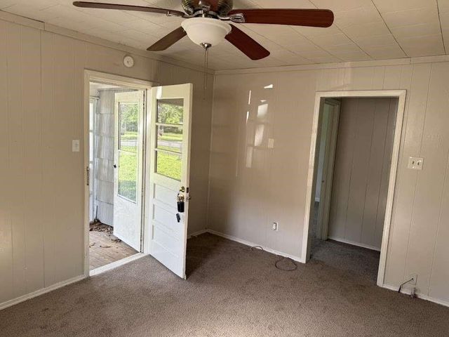 201 Smith Street, Clute, TX 77531