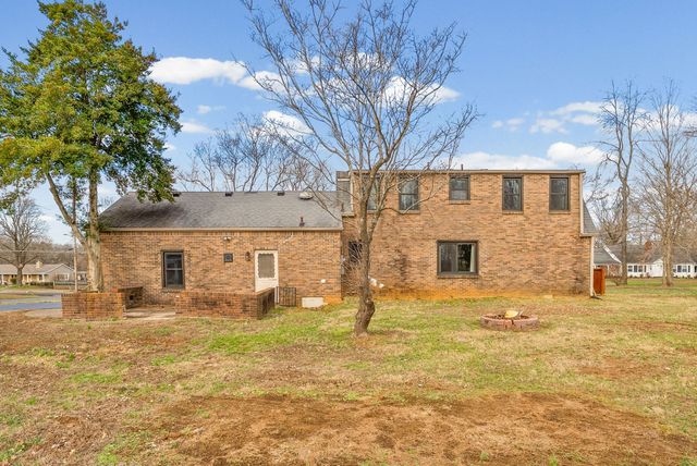 3012 Cox Mill Rd, Hopkinsville, KY 42240