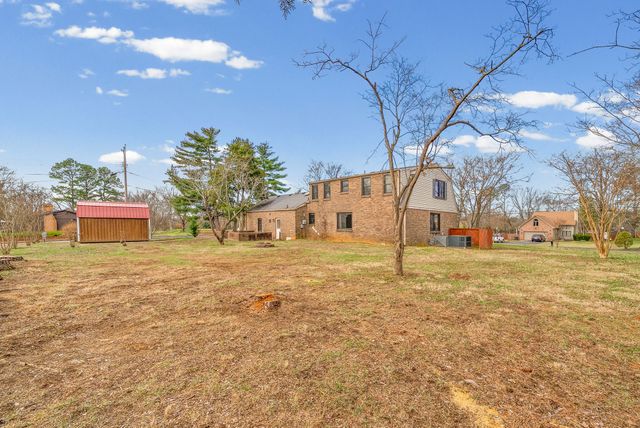 3012 Cox Mill Rd, Hopkinsville, KY 42240