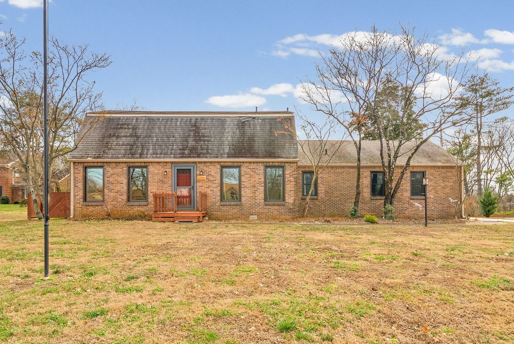 3012 Cox Mill Rd, Hopkinsville, KY 42240