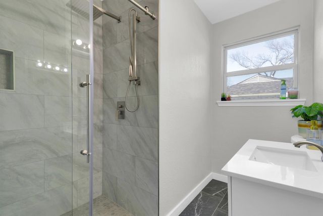 1208 Hansboro Avenue, Dallas, TX 75224