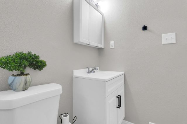 1208 Hansboro Avenue, Dallas, TX 75224