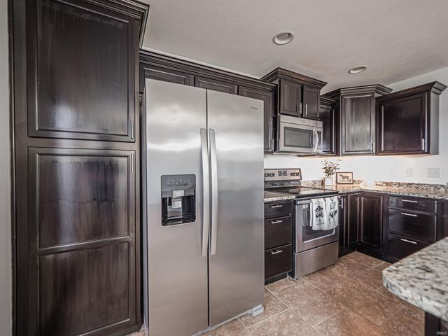 4111 Eagle Watch Drive, Evansville, IN 47725