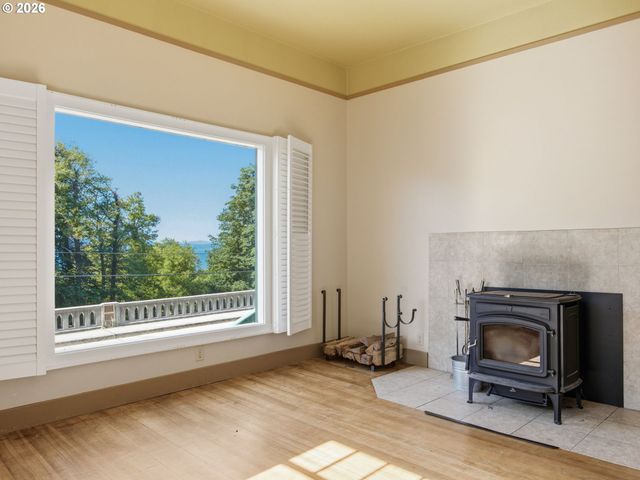 1829 IRVING Ave, Astoria, OR 97103