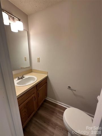 6311 Windsor Gate Lane, Charlotte, NC 28215