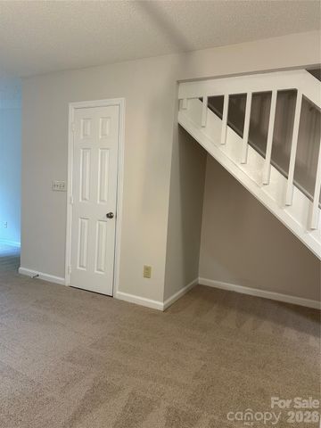 6311 Windsor Gate Lane, Charlotte, NC 28215
