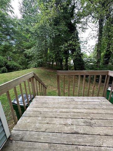 6311 Windsor Gate Lane, Charlotte, NC 28215