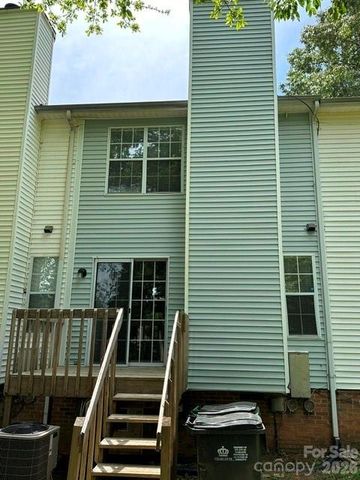 6311 Windsor Gate Lane, Charlotte, NC 28215
