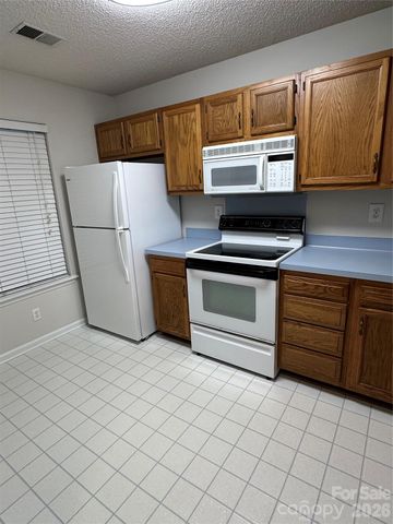 6311 Windsor Gate Lane, Charlotte, NC 28215