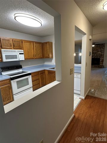 6311 Windsor Gate Lane, Charlotte, NC 28215