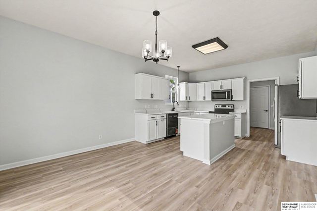 2311 Glacier Drive, Papillion, NE 68046