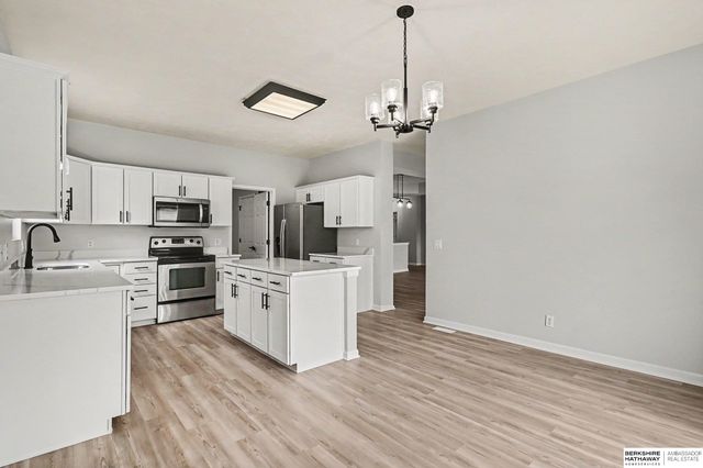 2311 Glacier Drive, Papillion, NE 68046