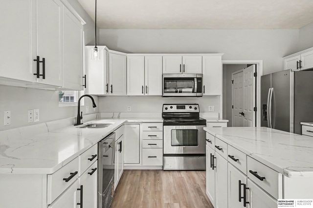 2311 Glacier Drive, Papillion, NE 68046