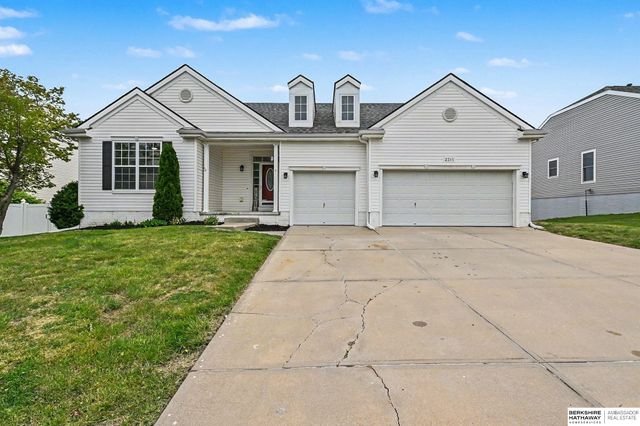2311 Glacier Drive, Papillion, NE 68046