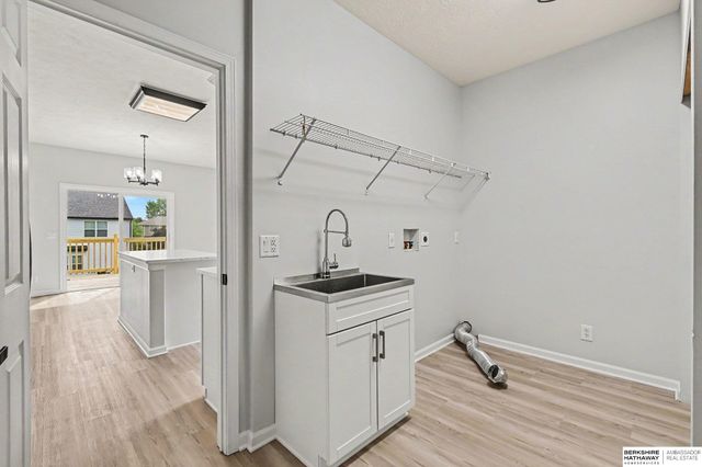 2311 Glacier Drive, Papillion, NE 68046