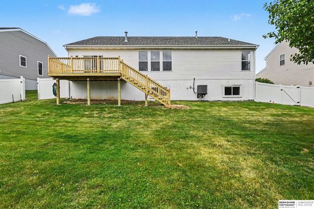 2311 Glacier Drive, Papillion, NE 68046