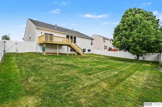 2311 Glacier Drive, Papillion, NE 68046