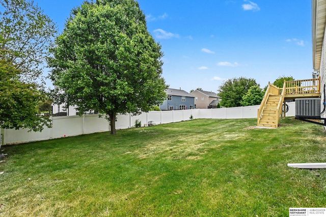 2311 Glacier Drive, Papillion, NE 68046