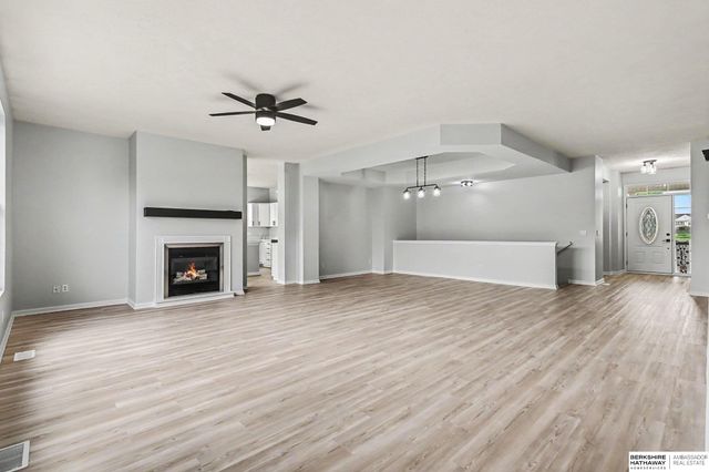 2311 Glacier Drive, Papillion, NE 68046