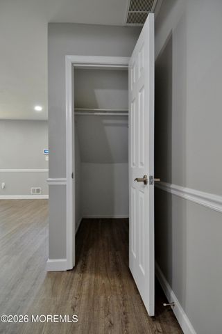 8 Colonial Court, Jackson, NJ 08527
