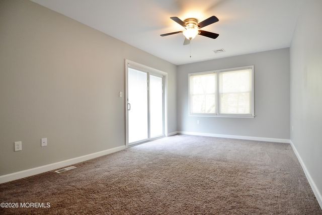 8 Colonial Court, Jackson, NJ 08527