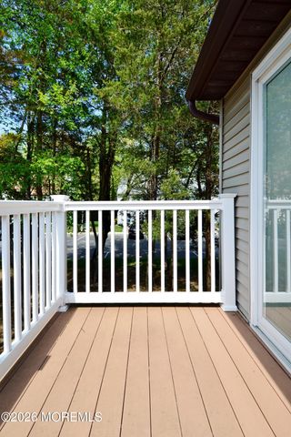 8 Colonial Court, Jackson, NJ 08527