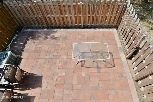 8 Colonial Court, Jackson, NJ 08527
