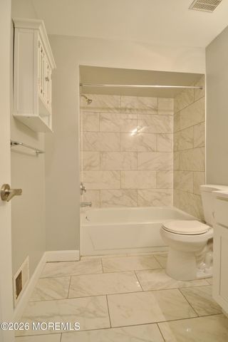 8 Colonial Court, Jackson, NJ 08527