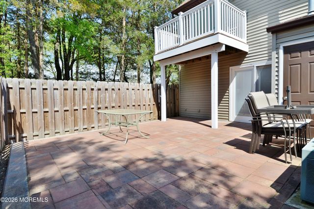 8 Colonial Court, Jackson, NJ 08527