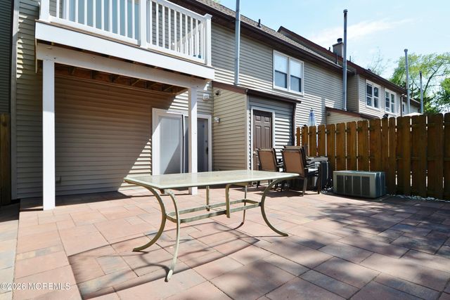 8 Colonial Court, Jackson, NJ 08527