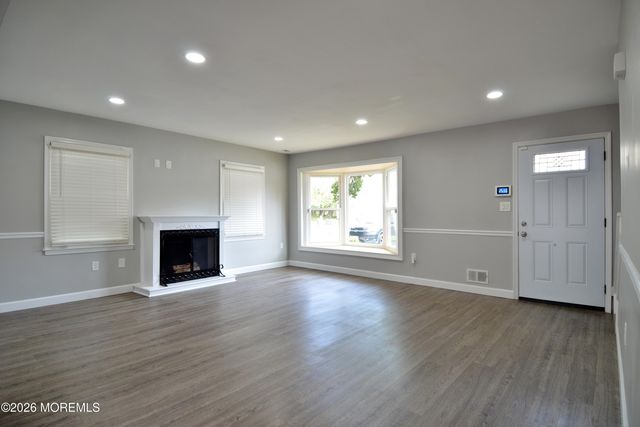 8 Colonial Court, Jackson, NJ 08527