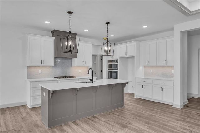 14033 S Landon Street, Olathe, KS 66061