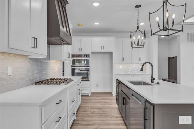 14033 S Landon Street, Olathe, KS 66061