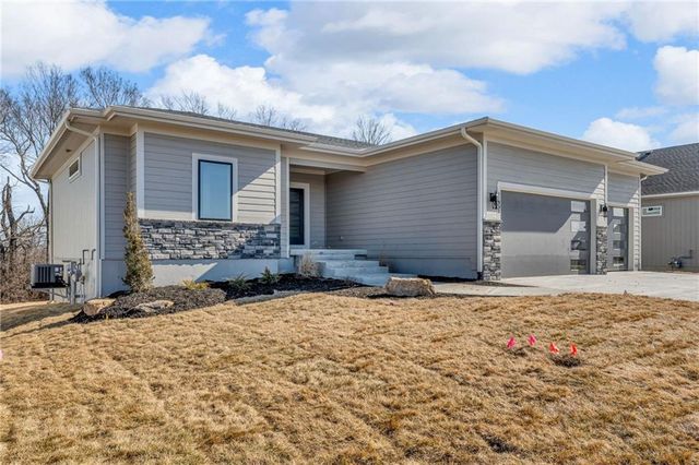 14033 S Landon Street, Olathe, KS 66061