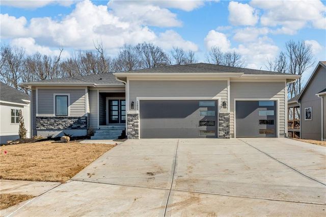 14033 S Landon Street, Olathe, KS 66061